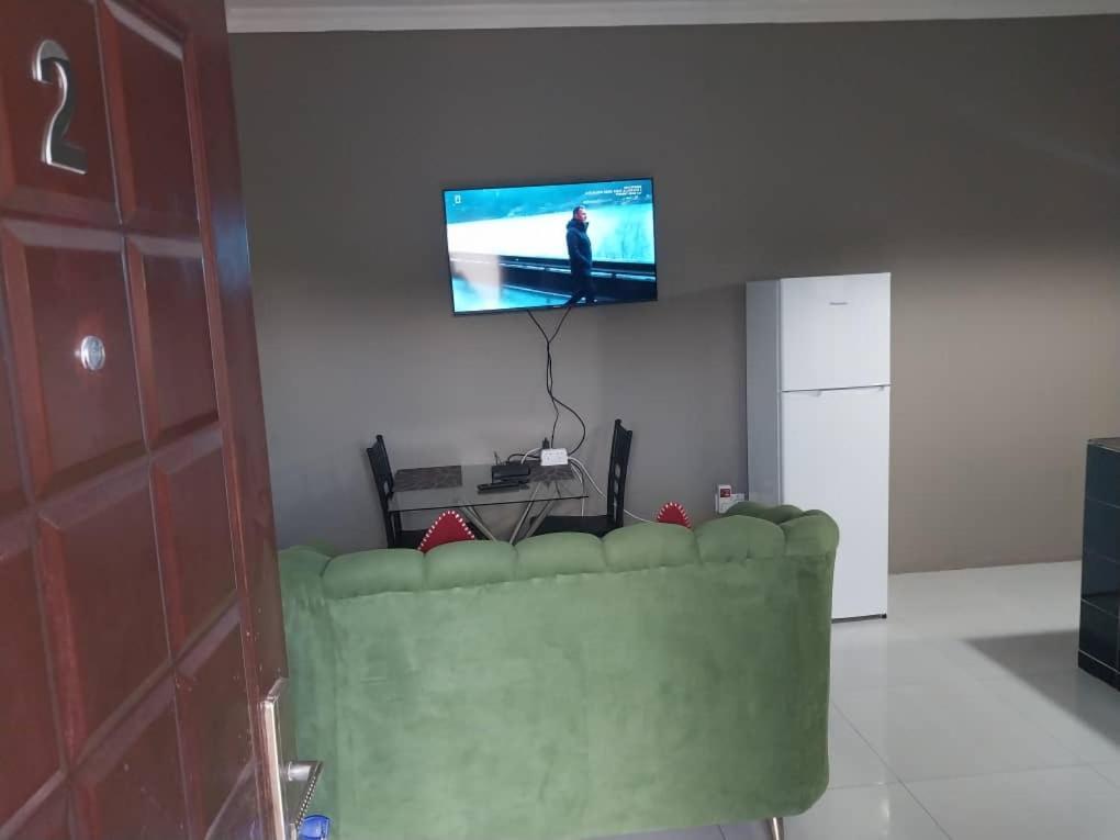 Emmrose Apartments Chingola Exterior photo